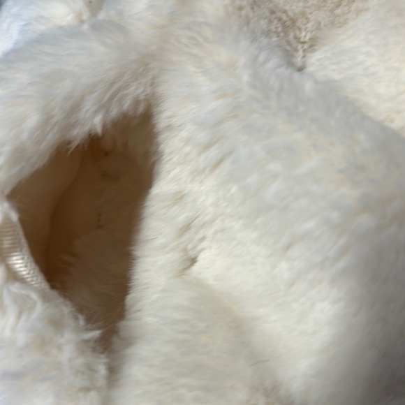 Sara's Prints Cream Furry Vest - Picture 3 of 7